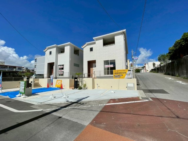 ■■北谷町桑江－2号棟の前面道路含む現地写真|前面道路含む現地写真です