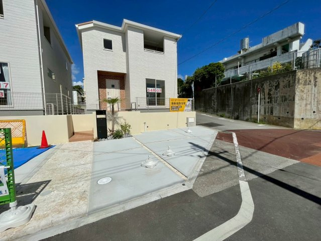 ■■北谷町桑江－2号棟の駐車場|駐車場があるので、車を買う予定の方も安心です