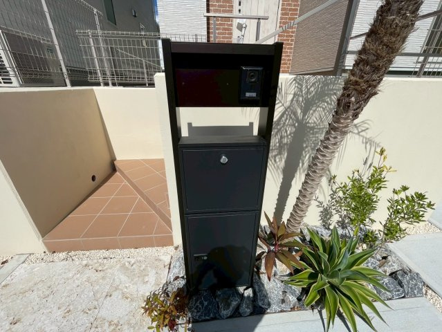 ■■北谷町桑江－2号棟のエントランス