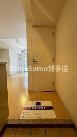 レジディア西新の玄関|シンプルで使いやすい玄関です