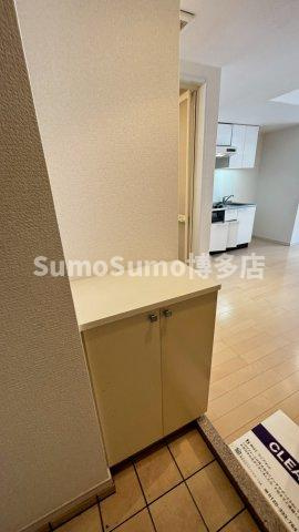 レジディア西新の玄関|シンプルで使いやすい玄関です