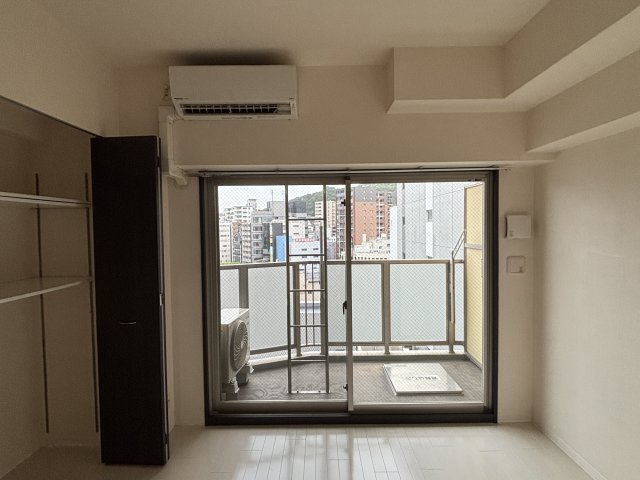 エステムコート三宮駅前Ⅱアデシオンの居間・リビング