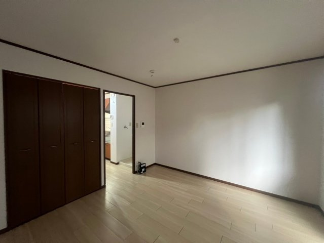 コンフォート小鴨の居間・リビング|同物件の別部屋です。現状優先です。