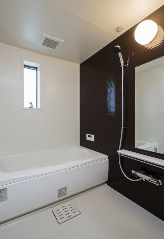 あま市坂牧日吉の一戸建ての浴室|同タイプの別物件です。現状優先となります。