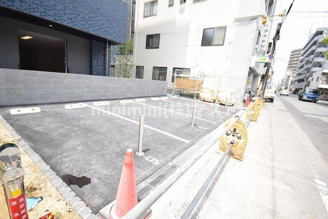 プレサンス梅田北ディアの駐車場