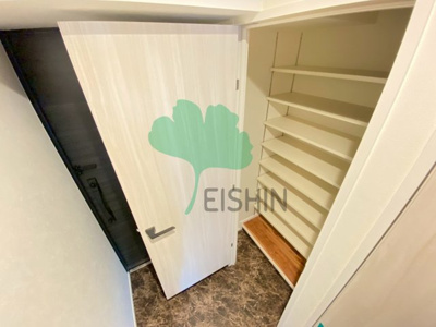 【玄関】 | リバーランドマーリエ | 下駄箱もしっかりついてます！