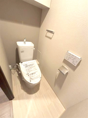 神戸市中央区栄町通５丁目の賃貸マンションのトイレ