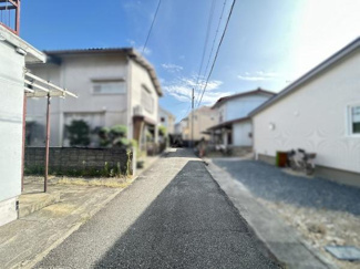 【前面道路含む現地写真】