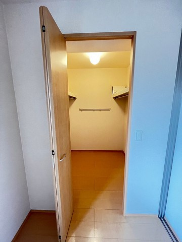 メルベーユの収納|大容量のウォークインクローゼット完備。