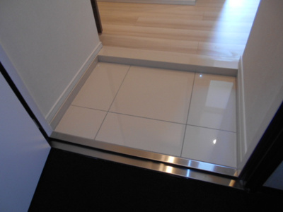 【玄関】 | ラティエラ滝野川