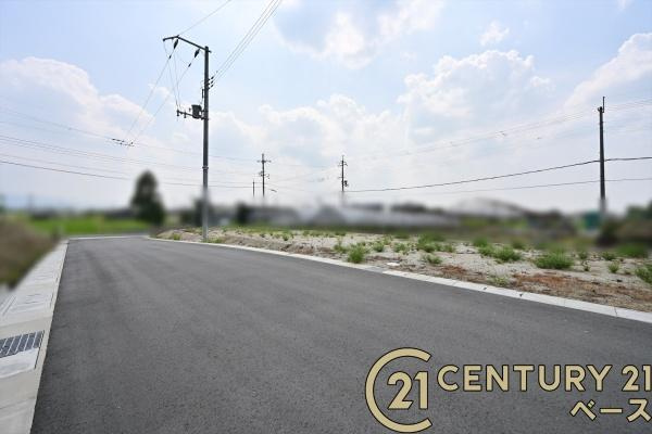 天理市柳本町の売地の前面道路含む現地写真|■現地撮影写真■前面道路約６ｍ以上で車の出し入れも楽々！