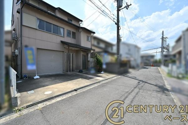 橿原市上品寺町　一戸建の前面道路含む現地写真|■現地撮影写真■事務所スペースや倉庫がございますので多用途に使用していただけます！