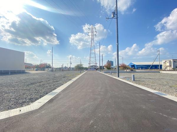 神前分譲地（7号地の内容）の前面道路含む現地写真