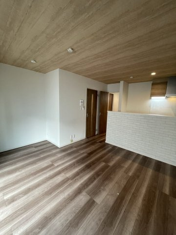 ALEGRIA寝屋川平池町の居間・リビング|他階の同間取りを示しております。