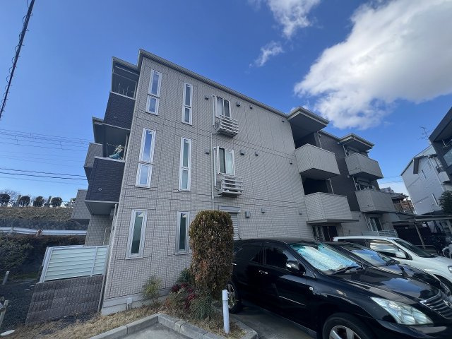 アヴェニール服部