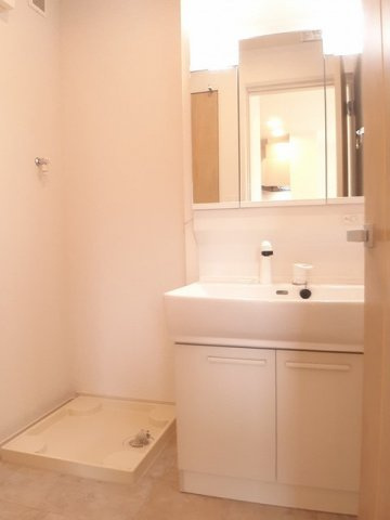 アデランテ黒田の洗面所|広い洗面スペース