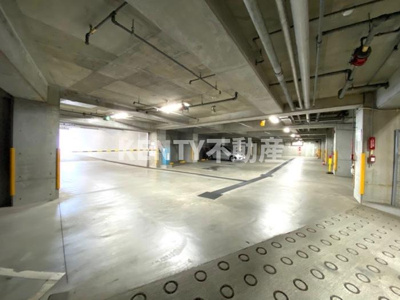 【駐車場】 | モニュメントスクウェア 壱番館 | 駐車場があるので、車を買う予定の方も安心です