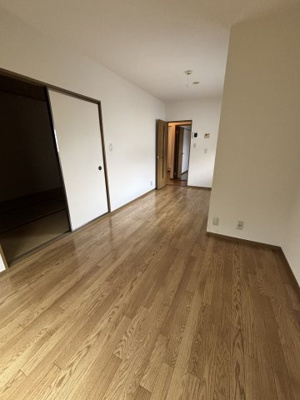 【居間・リビング】 | エバーグリーンハイツA棟