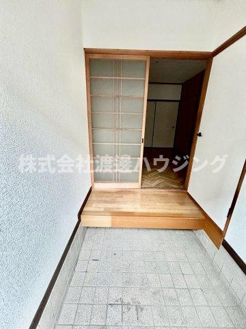 明美の里町テラスハウスの玄関