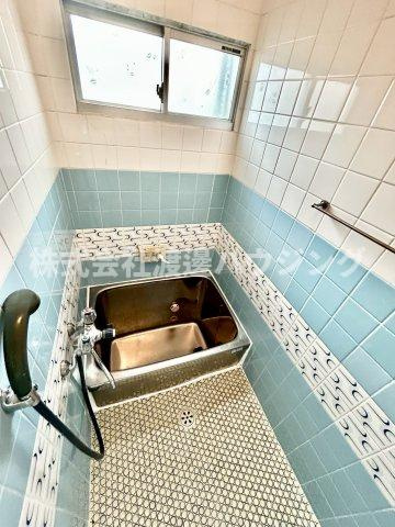 明美の里町テラスハウスの浴室