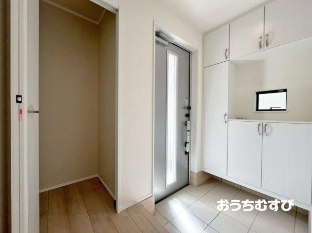 尾張旭市緑町緑ヶ丘4期(全2棟)の玄関