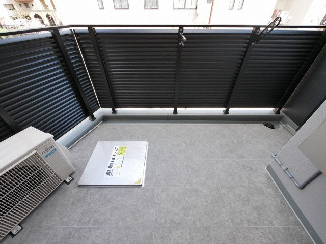 シーズンフラッツ阿波座のバルコニー