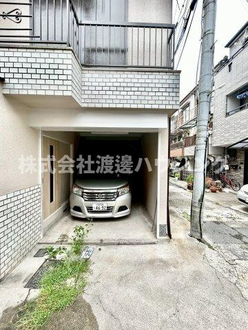 大今里２丁目一戸建の駐車場|ハイルーフ車もOK。