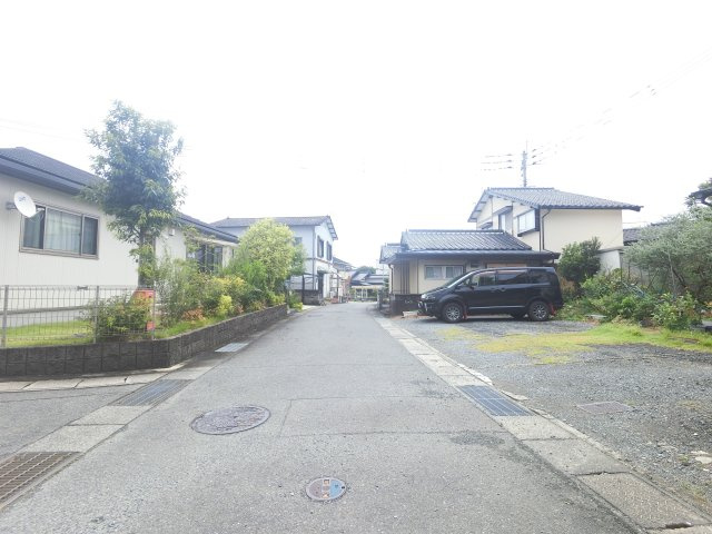 三養基郡基山町大字小倉10期の前面道路含む現地写真