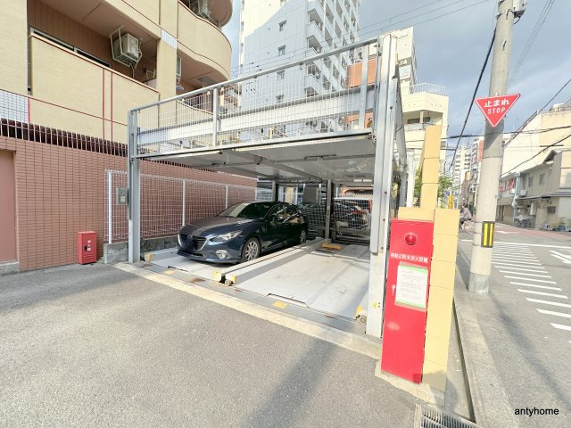 コンソラーレ日本橋　仲介手数料無料の駐車場