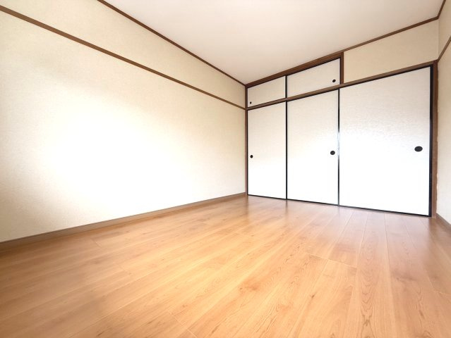 レピュート平田の洋室|収納スペースもたっぷりです