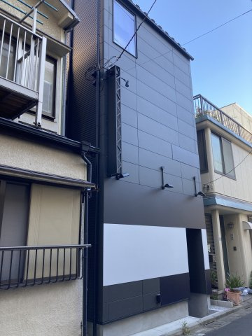 【外観】 | 駒込駅2分 駒込店舗 1-3階 21.12坪 シミュレーションゴルフ居抜き