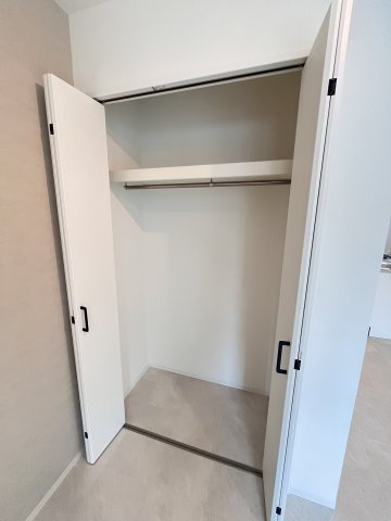 大阪市城東区東中浜９丁目の賃貸マンションの収納