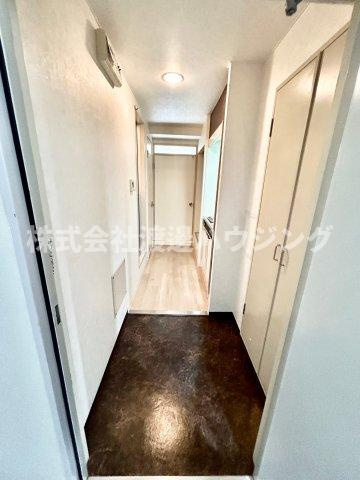 グランコート江坂の玄関