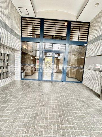 グランコート江坂のエントランス