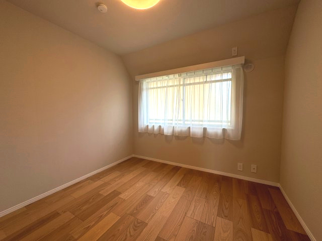 クィーポ喜多見の洋室