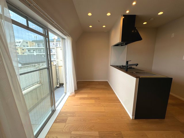 クィーポ喜多見の居間・リビング