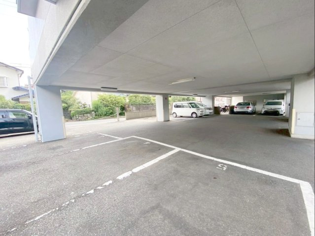 篠栗駅前エクセル32の駐車場|敷地内駐車場です！※空き無し