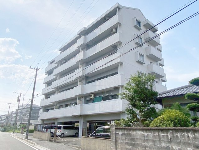 篠栗駅前エクセル32の外観|鉄筋コンクリート造6階建てのマンションです！