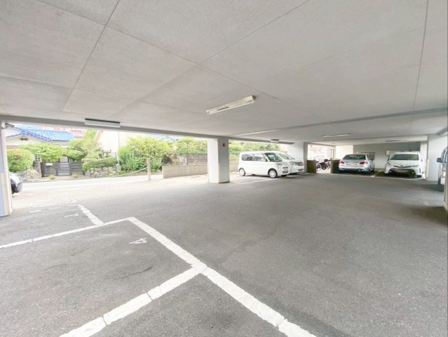 篠栗駅前エクセル32の駐車場|敷地内駐車場です！※空き無し