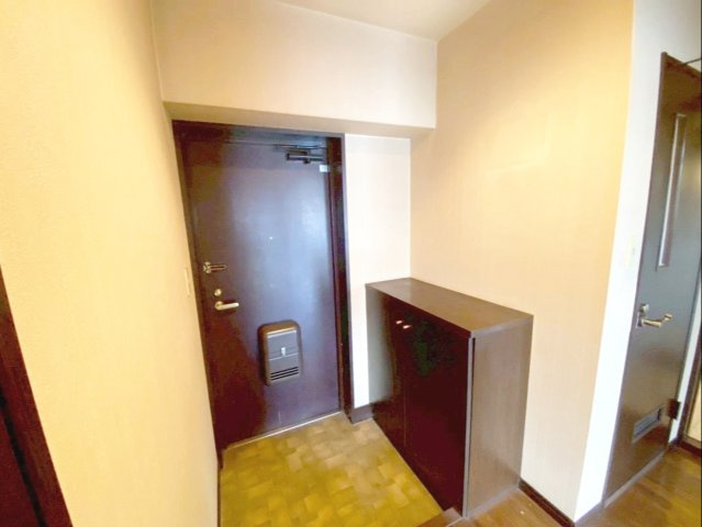 篠栗駅前エクセル32の玄関|玄関にはシューズボックスがあり、家族の靴をスッキリ収納できます！