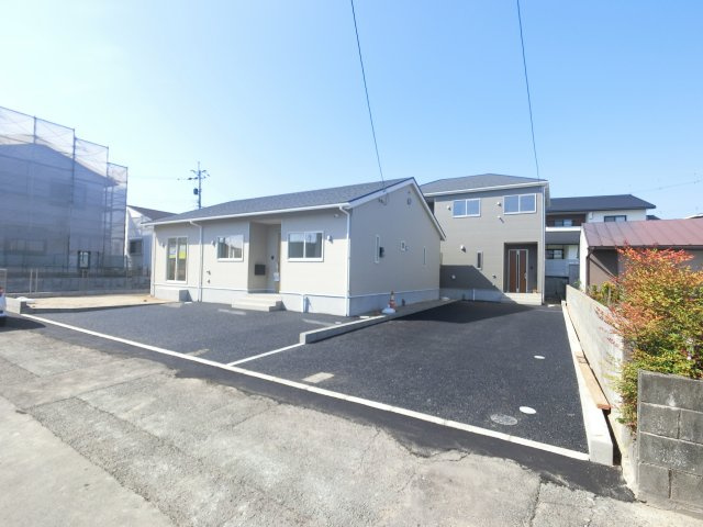 みやき町原古賀　第３　1号棟の前面道路含む現地写真|前面道路含む現地写真です