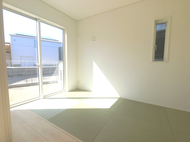 みやき町原古賀　第３　1号棟の和室|子どもを寝かしつけたり来客をもてなす際にも便利な寛ぎの和室空間。