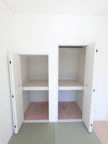 みやき町原古賀　第３　1号棟の収納|和室には段有りクローゼット収納があります！座布団やお客様用のお布団など収納するのに便利ですね♪