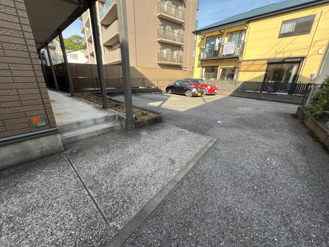 シルフィ越前町の駐車場