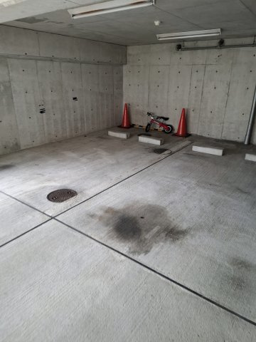 フォルム夙川グランデの駐車場