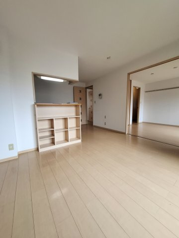 プランドールA棟の居間・リビング