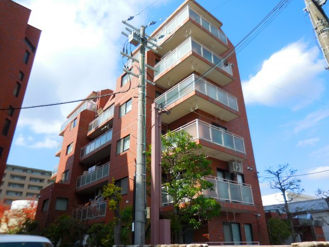 ベルハウス高槻の外観