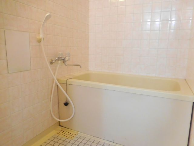 ベルハウス高槻の浴室