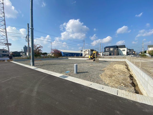 神前分譲地（7号地の内容）の前面道路含む現地写真