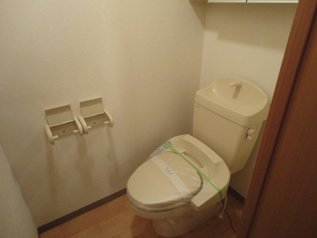 神戸市垂水区名谷町字加市の賃貸マンションのトイレ|トイレ